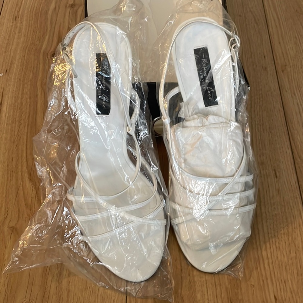 Kenneth Cole NEW YORK Leather Strappy Sandals